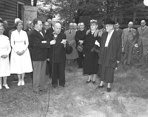 Brockville Mayor W. F. Reynolds making a speech